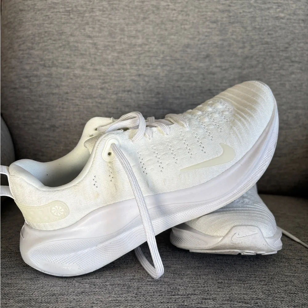 Nike Women's White Reactx Infinity Run 4 - Picture 1 of 9